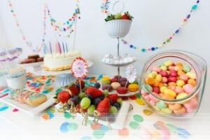 שולחן קינוחים לברית